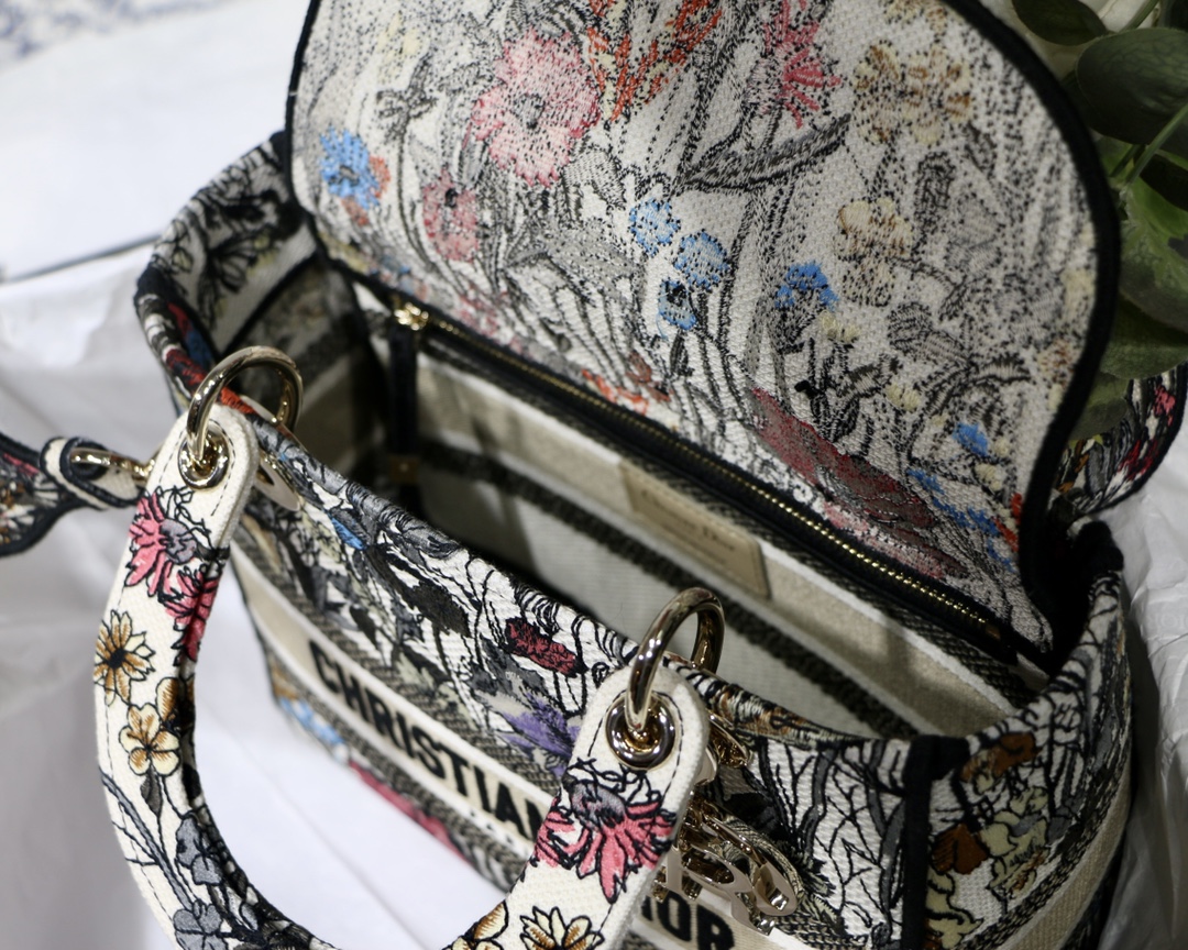 9b17a9f690a048e785bd7ab511d43b15_1621348188_0854.jpg