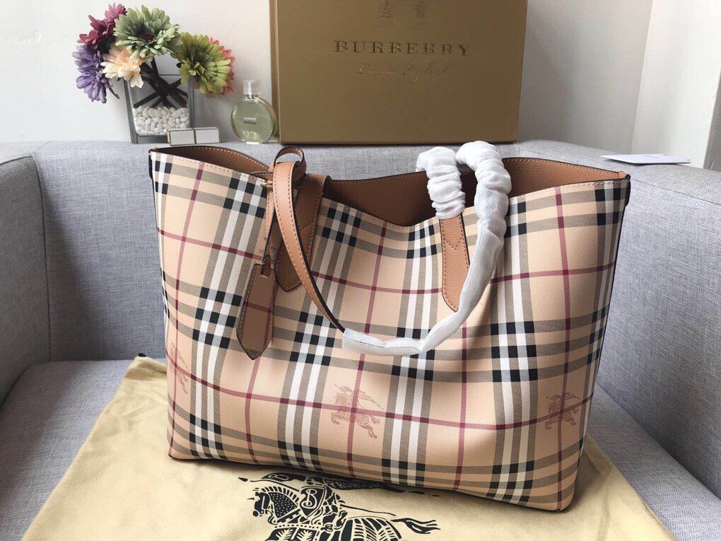 [BURBERRY] 헤이마켓 양면 리버시블 쇼퍼백