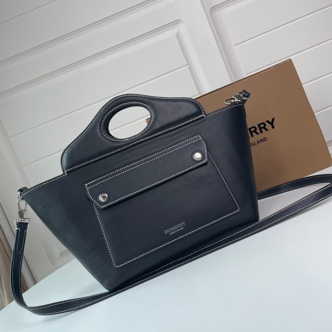 [Burberry] 미니 소프트 포켓 토트백