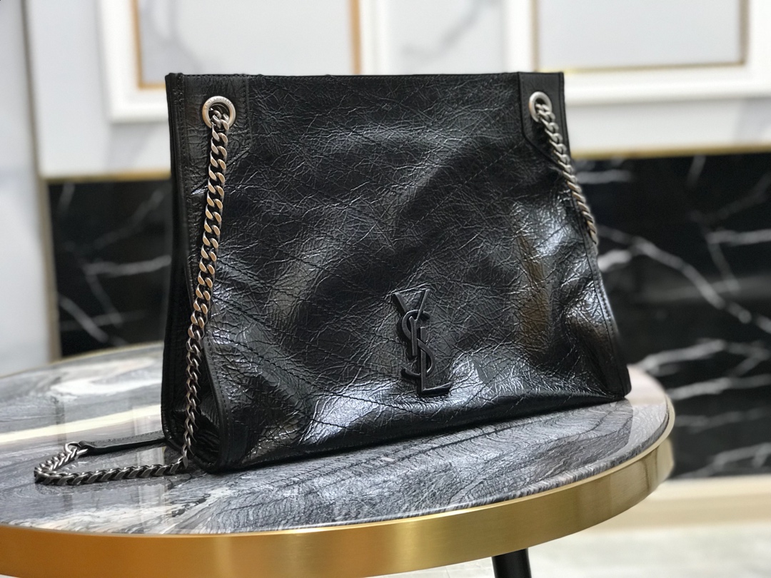 [YSL] 크링클드 퀼티드 가죽 미디움 니키 쇼핑백