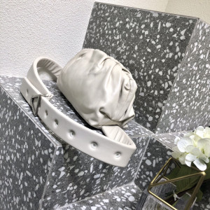 [BOTTEGA] 바디 파우치 백