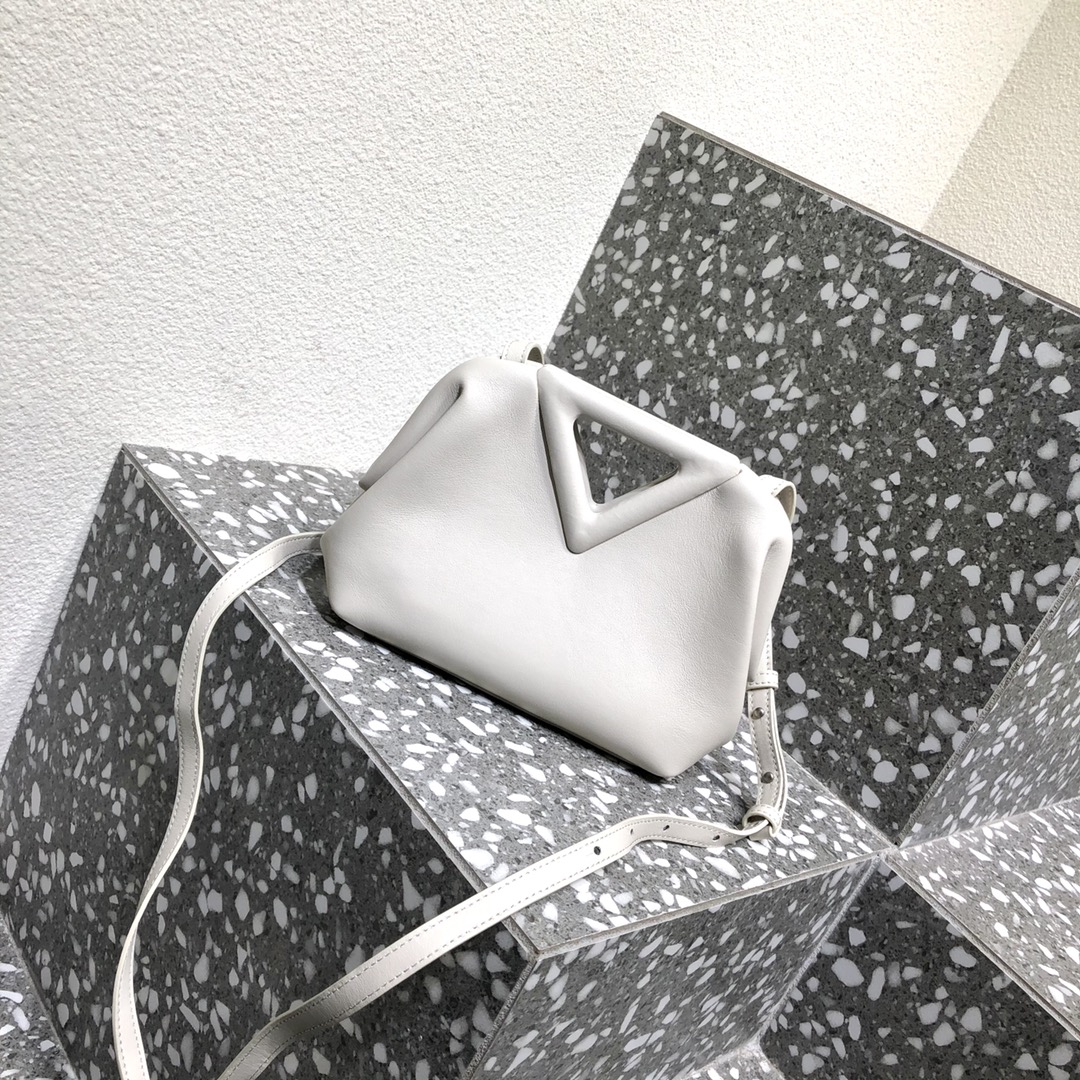 [BOTTEGA] 스몰 포인트 탑 핸들 백