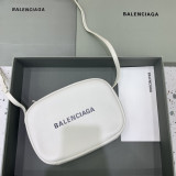 [BALENCIAGA] 에브리데이 카메라백 S 화이트