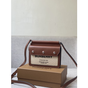 [BURBERRY] 버버리 타이틀 포켓 베이비 숄더백