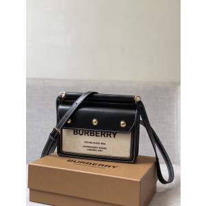 [BURBERRY] 버버리 타이틀 포켓 베이비 숄더백