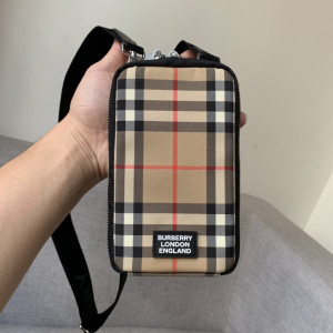 [BURBERRY] 버버리 핸드폰백