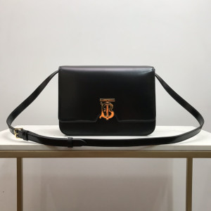[BURBERRY] 미듐 레더 TB백