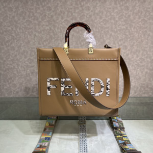 [FENDI] 선샤인 토트백 미디엄 파이톤