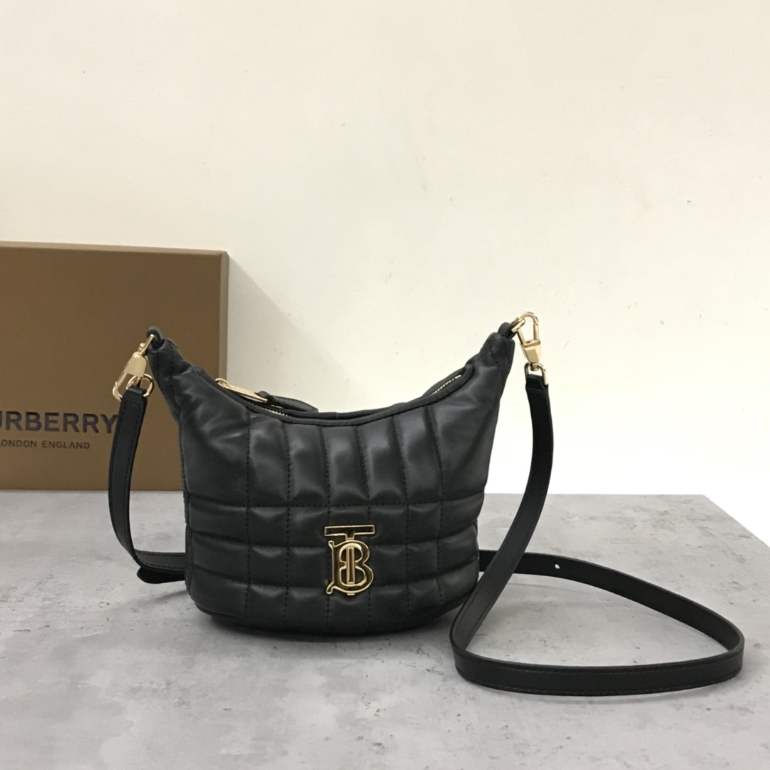 [BURBERRY] 스몰 퀼팅 램스킨 크레센트 롤라 백