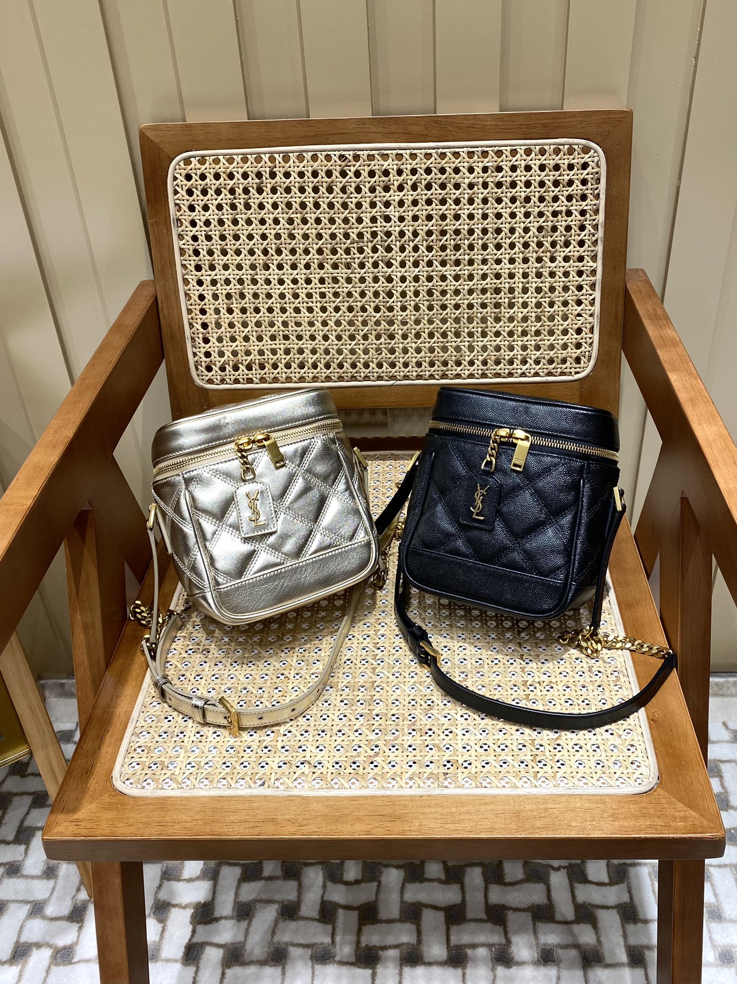 [YSL/OC/오렌지쇼파] 생로랑 까레 퀼팅 베니티백