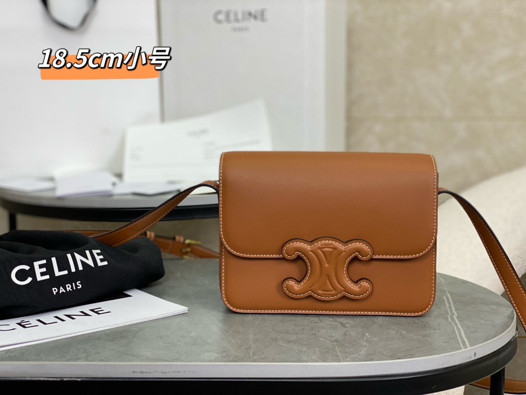 [CELINE/백경] 퀴르 트리오페 내츄럴 카프스킨 틴 -정품가죽