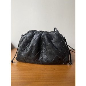 [BOTTEGA VENETA/JING] 보테가베네타 인트레치아토 파우치 미니(만두클러치)