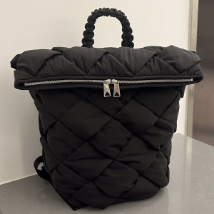 [BOTTEGA VENETA/JING] 테크 패디드 카세트 백팩