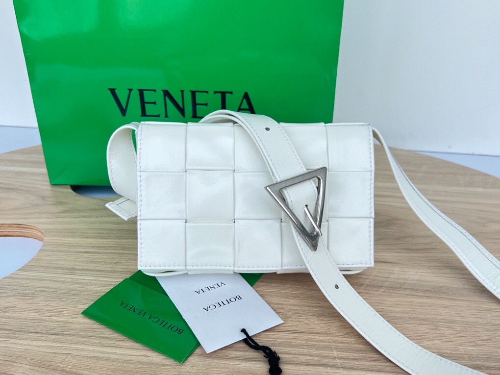 [BOTTEGA VENETA/JING] 보테가베네타 스몰 카세트백
