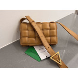 [BOTTEGA VENETA/JING] 스몰 패딩 패디드 카세트백