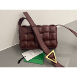[BOTTEGA VENETA/JING] 스몰 패딩 패디드 카세트백