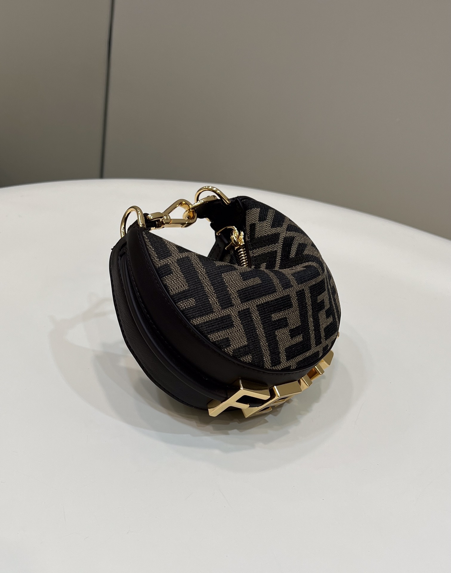 [FENDI/니콜] 나노 펜디그라피