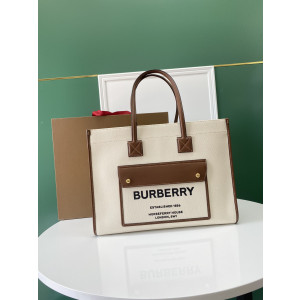 [BURBERRY] 미듐 투톤 캔버스 레더 프레야 토트