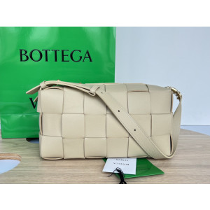 [BOTTEGA VENETA/JING] 브릭 카세트 숄더백