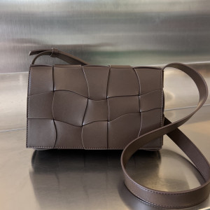 [BOTTEGA VENETA/JING] 웨이브 카세트백