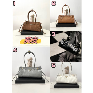 [PRADA/블랙프레임] 프라다 미디엄 가죽 핸드백